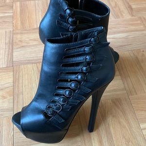 Shi Black Heel Booties